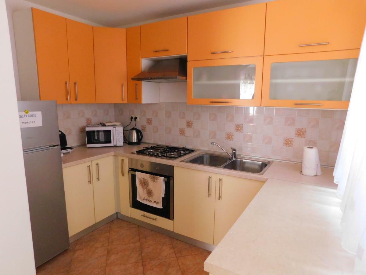 Apartment Petrovic 슬루니 외부 사진